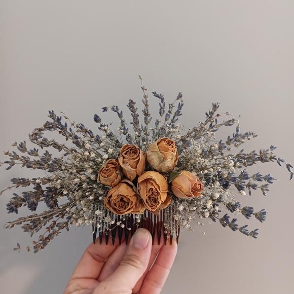 Elegant Floral Hair Accessory